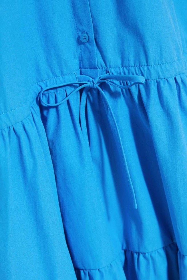 Koszulowa sukienka z falbaną