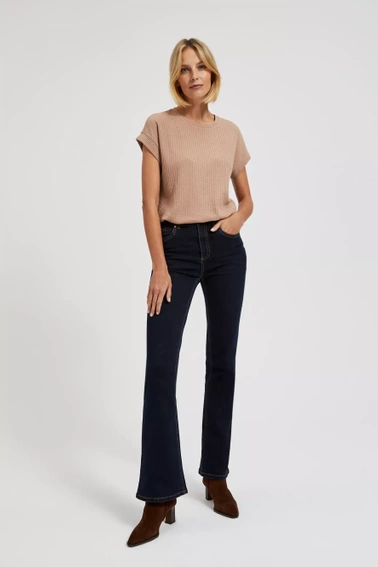 Bluzka o prostym fasonie beżowa