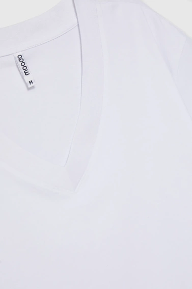 T-shirt z dekoltem w serek biały