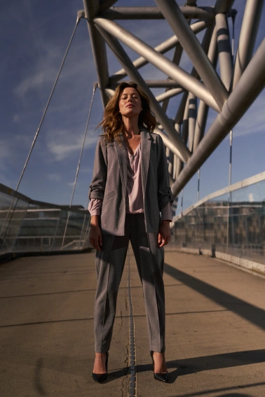 Marynarka z podwijanymi rękawami szara 