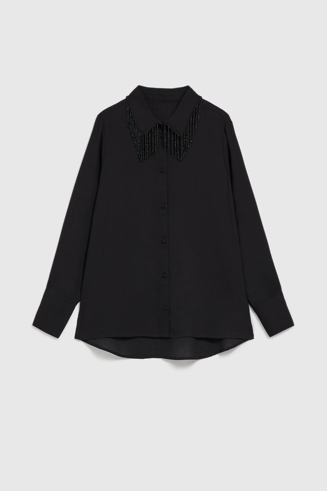 Koszula z ręcznie doszywanymi koralikami czarna