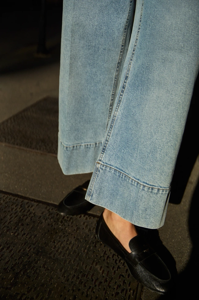 Jeansy z szerokimi nogawkami jasnoniebieskie