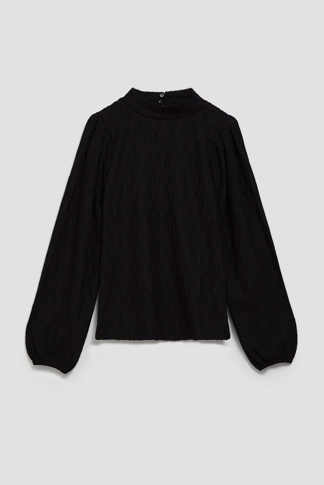 Bluzka z półgolfem i bufiastymi rękawami czarna