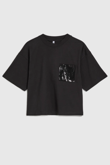 Bluzka z kieszonką ozdobnioną cekinami czarna