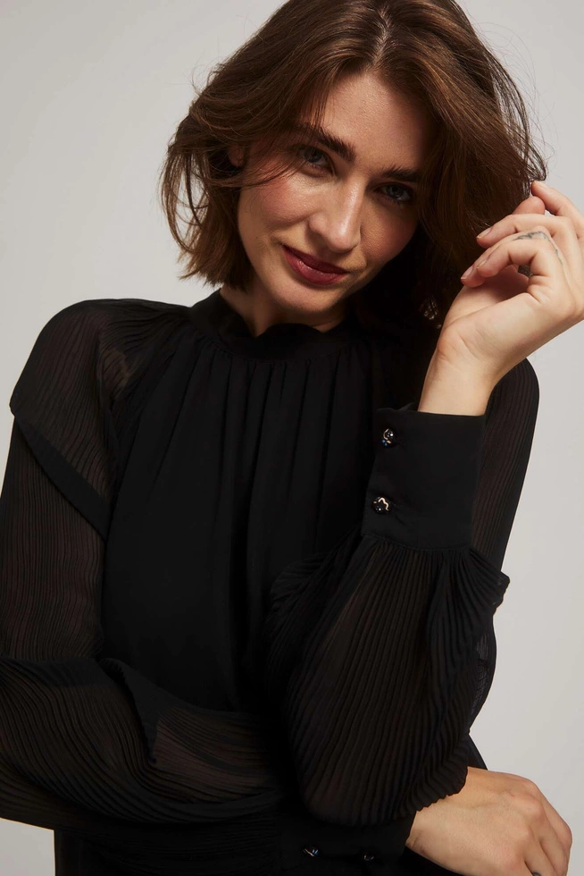 Koszula z plisowanymi rękawami czarna