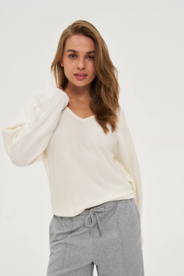 Sweter z dekoltem w serek ecru