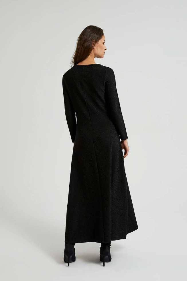 Elegancka sukienka maxi czarna