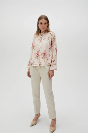 Koszula w kwiaty z falbankami i bufiastymi rękawami różowa