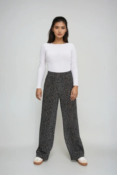 Spodnie w panterkę czarne