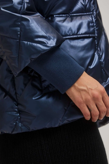 Metaliczna pikowana kurtka granatowa
