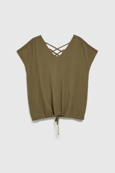 Koszula z dekoltem w serek i wiązaniem w pasie oliwkowa