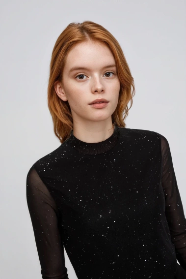 Bluzka z przezroczystymi rękawami czarna