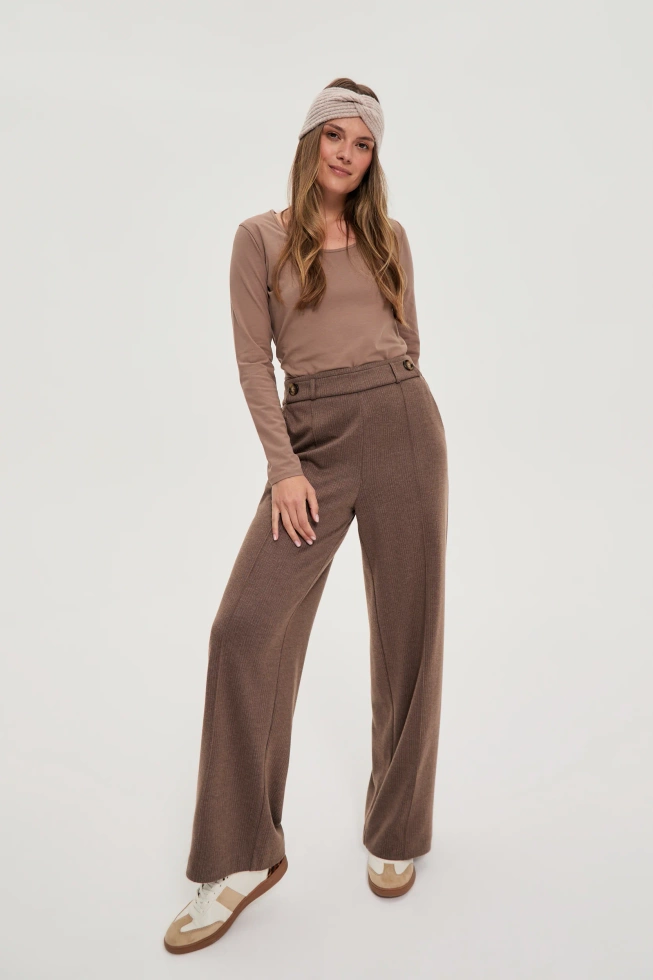 Spodnie z szerokimi nogawkami brązowe