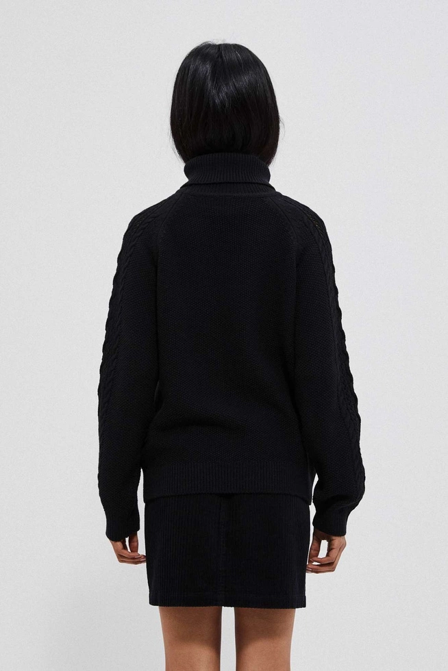 Golf z warkoczowym splotem czarny