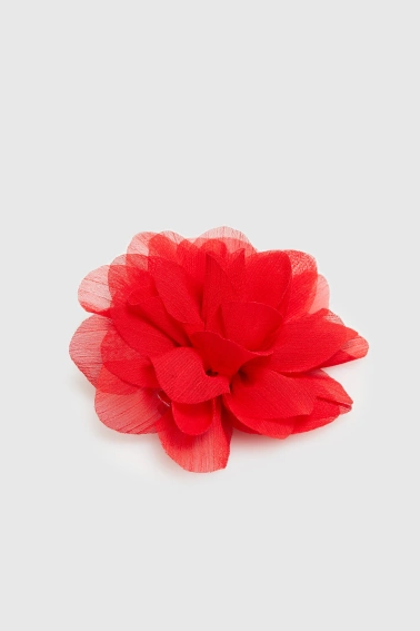 Broszka z tkaninowym kwiatem czerwona