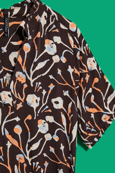 Koszulowa sukienka z paskiem czarna