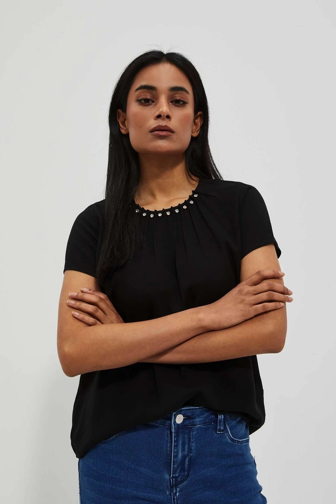 Koszula czarna z ozdobnym dekoltem