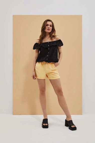 Szorty z podwiniętą nogawką 