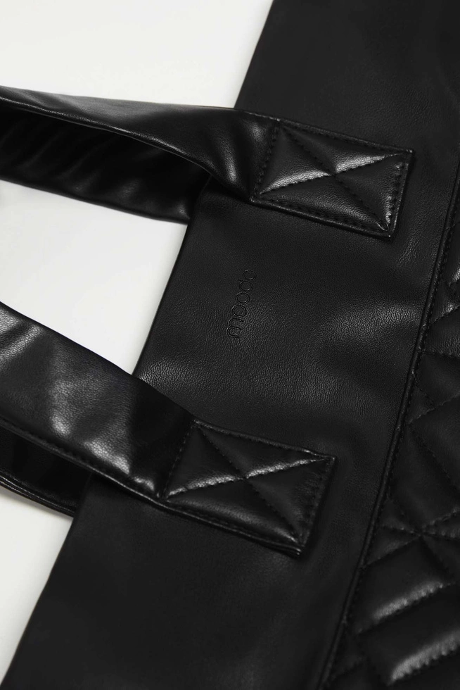 Pikowana torba na ramię ze skóry ekologicznej czarna