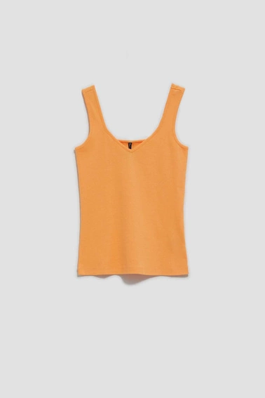 Gładki top brzoskwiniowy