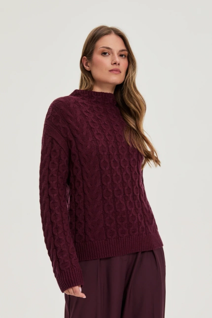Sweter z ozdobym splotem burgundowy
