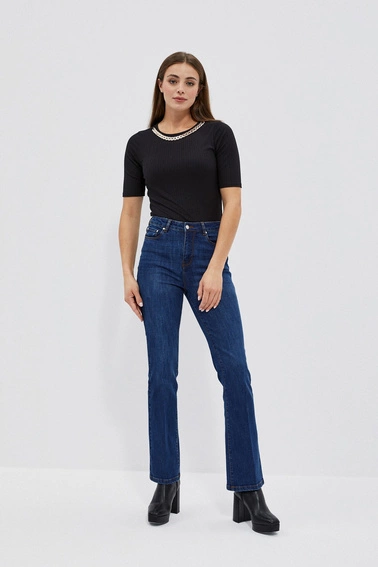 Bluzka z łańcuchem na dekolcie