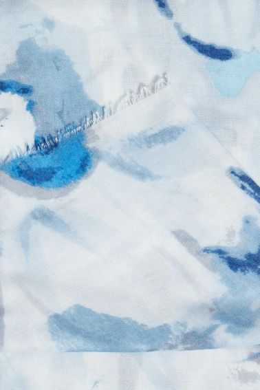 Wzorzysty szal niebieski 