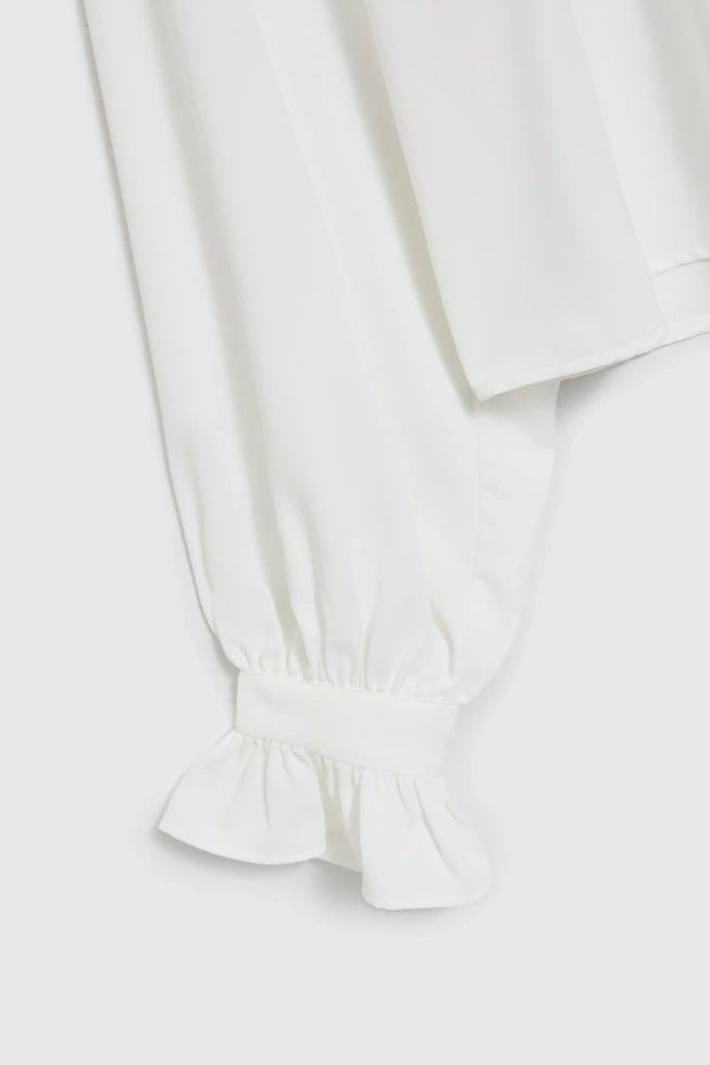 Koszula z bufiastymi rękawami i wiązanym dekoltem biała