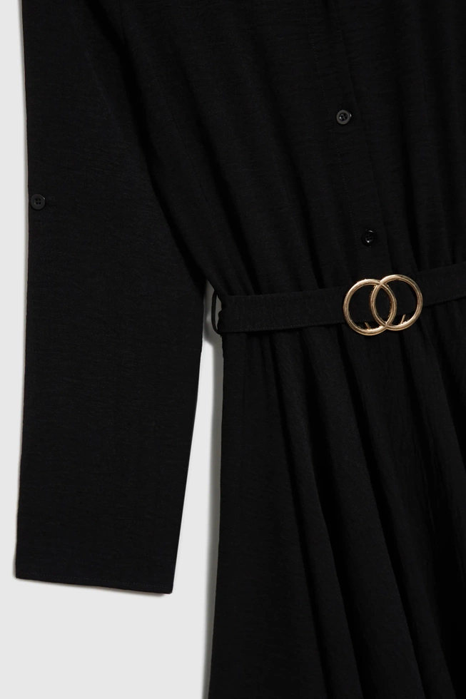 Koszulowa sukienka z eleganckim paskiem czarna