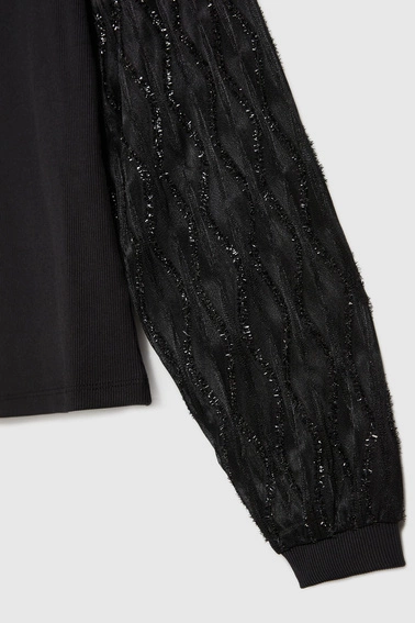 Bluzka z ozdobnymi rękawami czarna