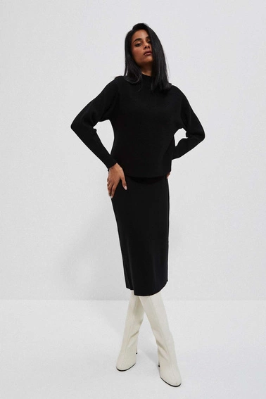 Ołówkowa spódnica o długości za kolano czarna