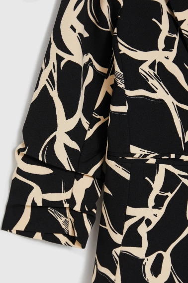 Marynarka z marszczonymi rękawami 3/4 czarna