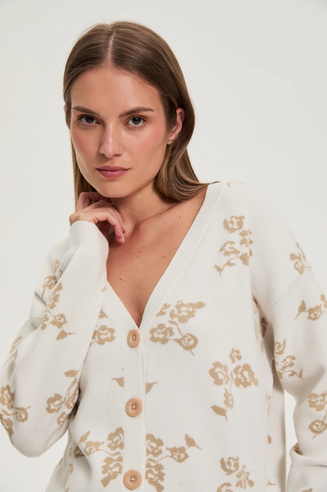 Kardigan w kwiaty beżowy