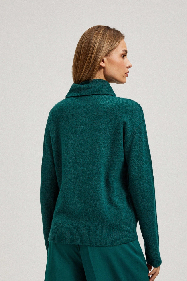 Sweter z golfem zielony