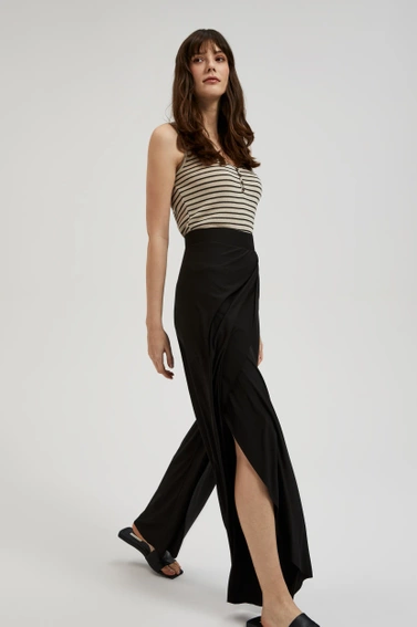 Spodnie czarne z szerokimi nogawkami