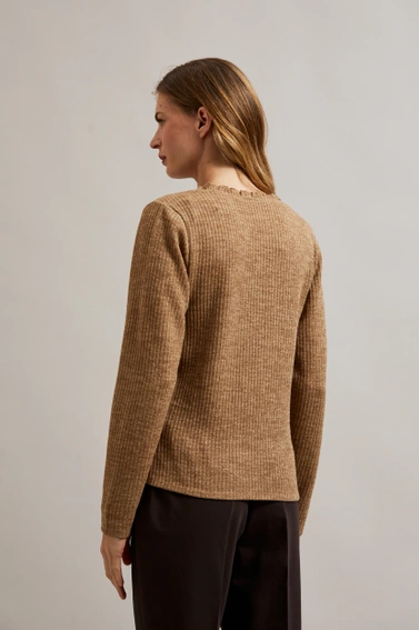 Prążkowana bluzka z dekoltem w serek beżowa 