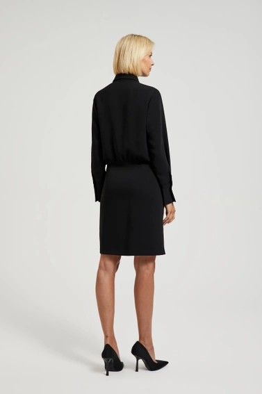 Sukienka z marszczeniem na biodrach czarna