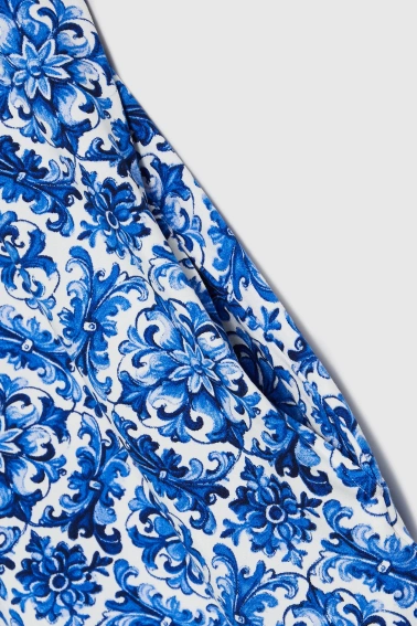 Wzorzysta sukienka niebieska 