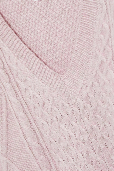 Sweter różowy z dekoltem w serek