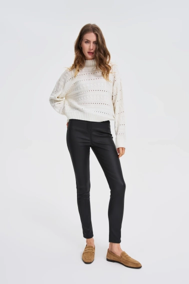 Woskowane spodnie czarne