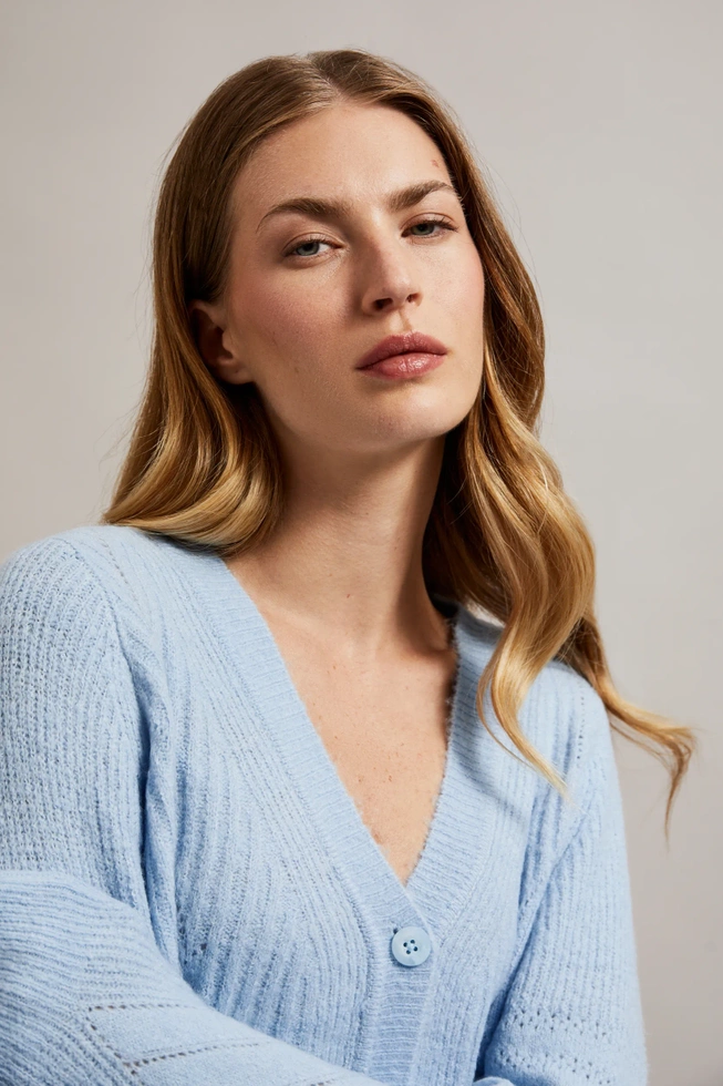 Ażurowy kardigan błękitny