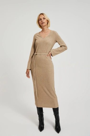 Prążkowana sukienka midi beżowa 