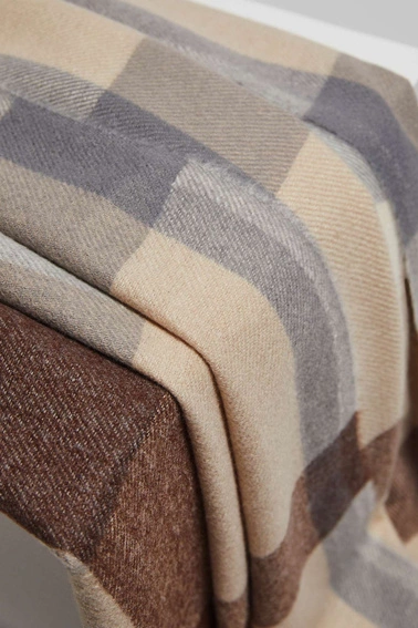 Szalik w dużą kratę brązowy