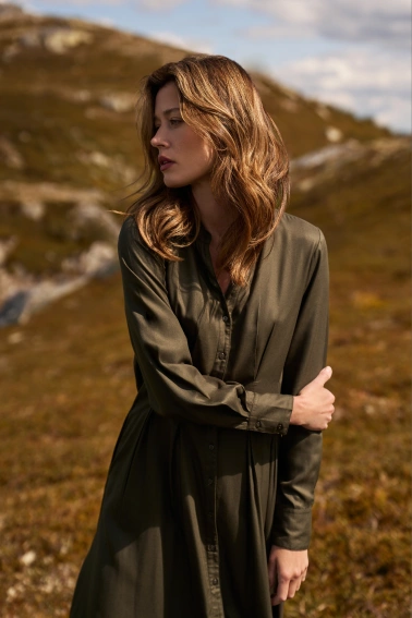 Wiskozowa sukienka midi oliwkowa