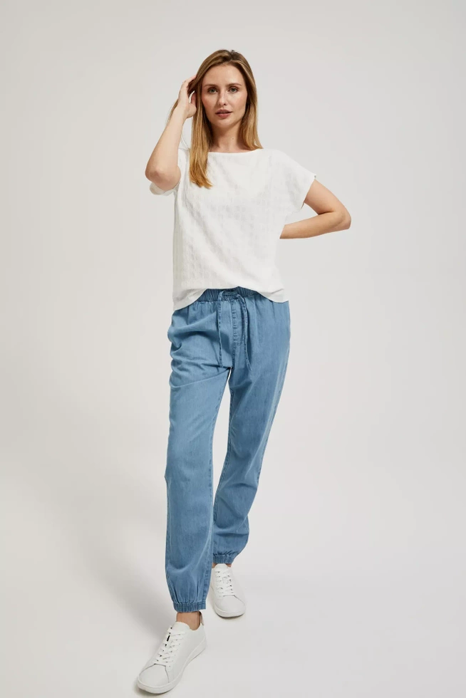 Bluzka z okrągłym dekoltem i strukturalną fakturą biała