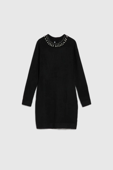 Dopasowana sukienka dzianinowa czarna