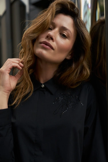 Koszula z kołnierzykiem czarna