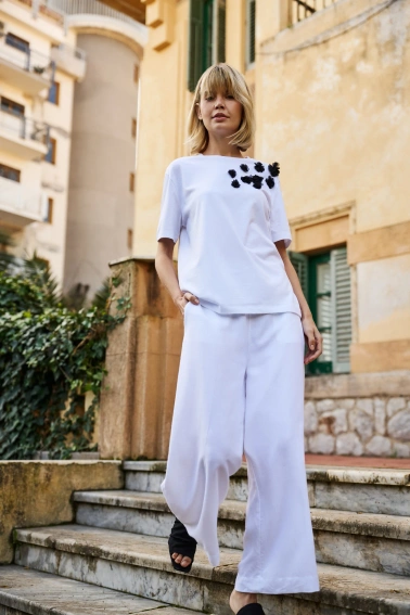 T-shirt z aplikacją biały