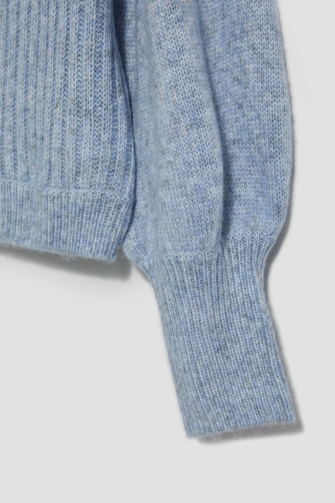 Sweter z bufiastymi rękawami