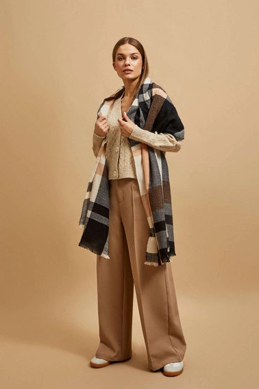 Szalik w kratę brzoskwiniowy